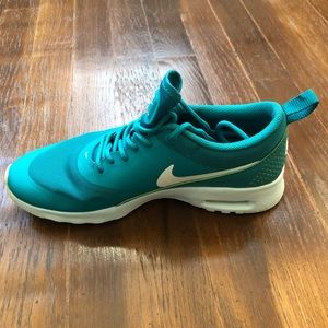 Women’s Nike Air Max Thea Radiant Emerald Trainers